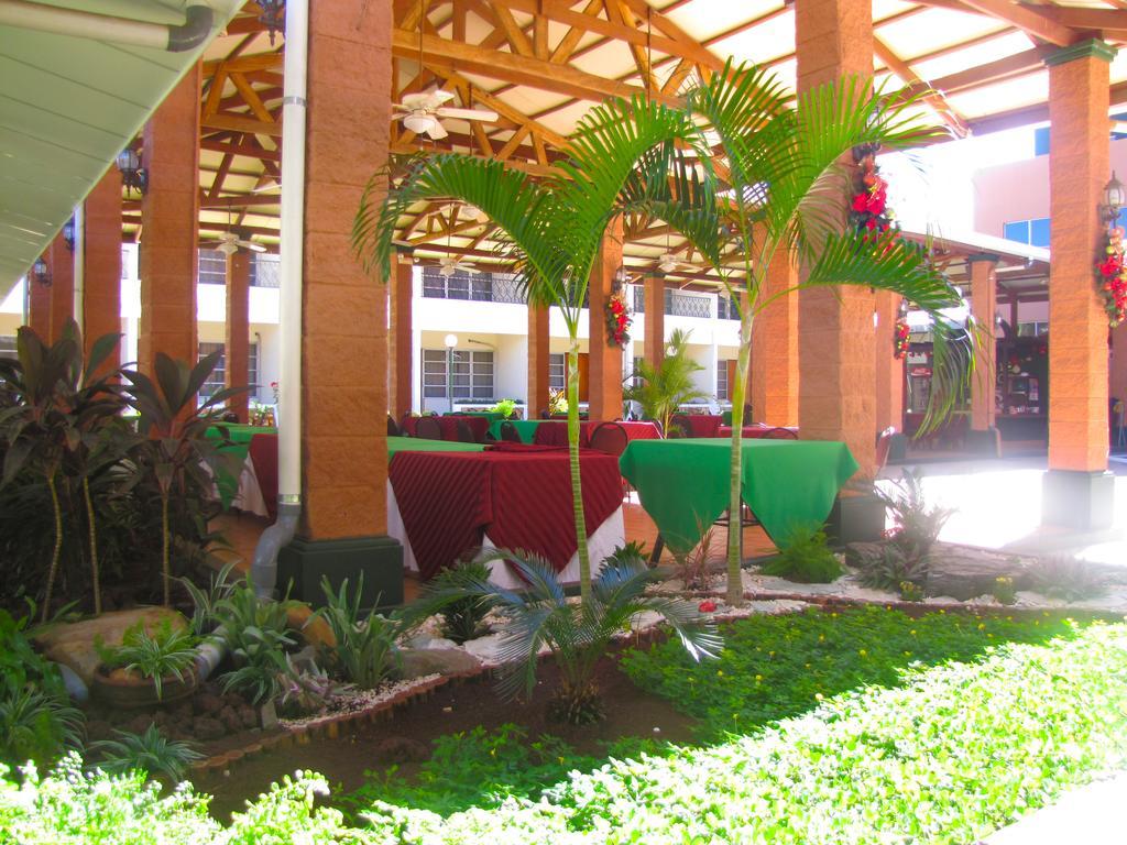 Hotel Tropico Inn San Miguel Exterior photo